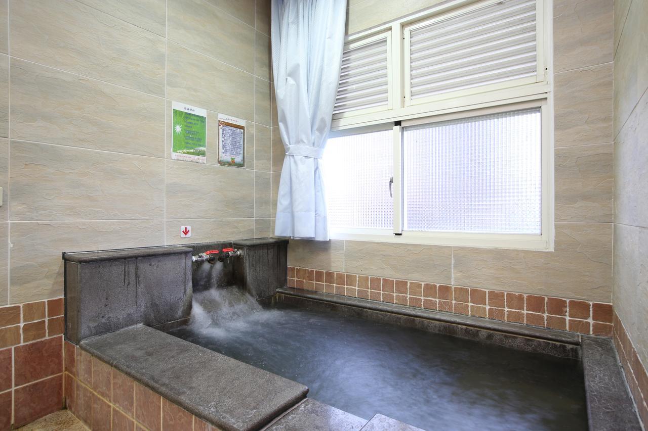 Cyuan Tang Hot Spring Hotel Jiaoxi Exteriör bild